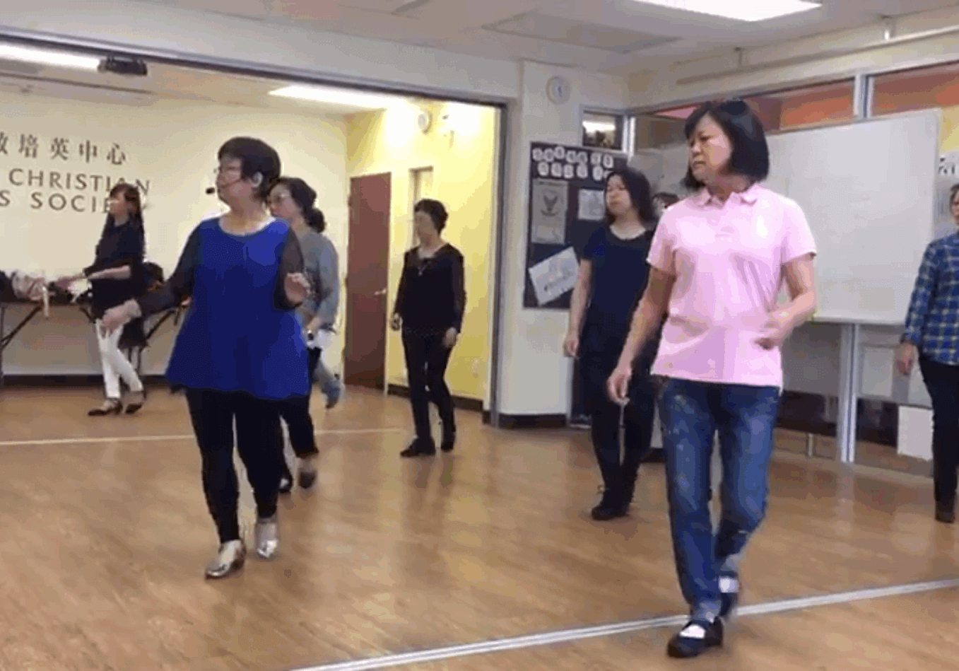 Alice Au - Line Dancing 2